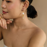DELA EARRINGS IN MOONSTONE