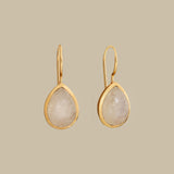 Reine in Moonstone